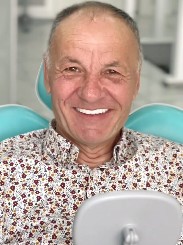 Hastamız implant tedavisini başarıyla tamamlamıştır